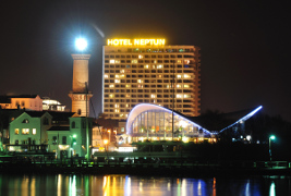 Klick zum Warnemünder Hotel Neptun